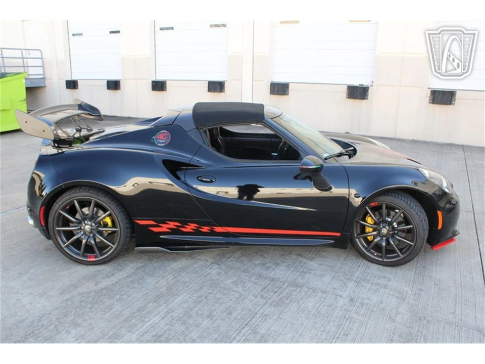 2016 Alfa Romeo 4C Coupe - Image 25 of 31