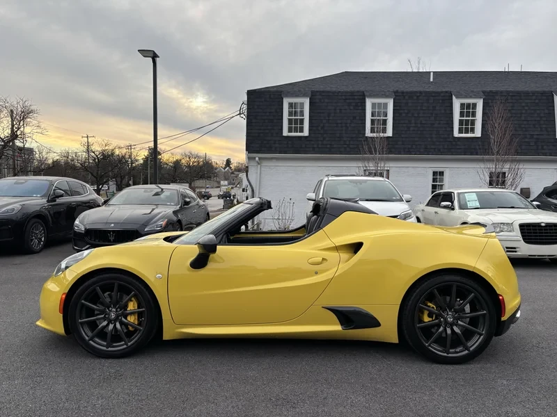 2016 Alfa Romeo 4C - Image 5 of 10