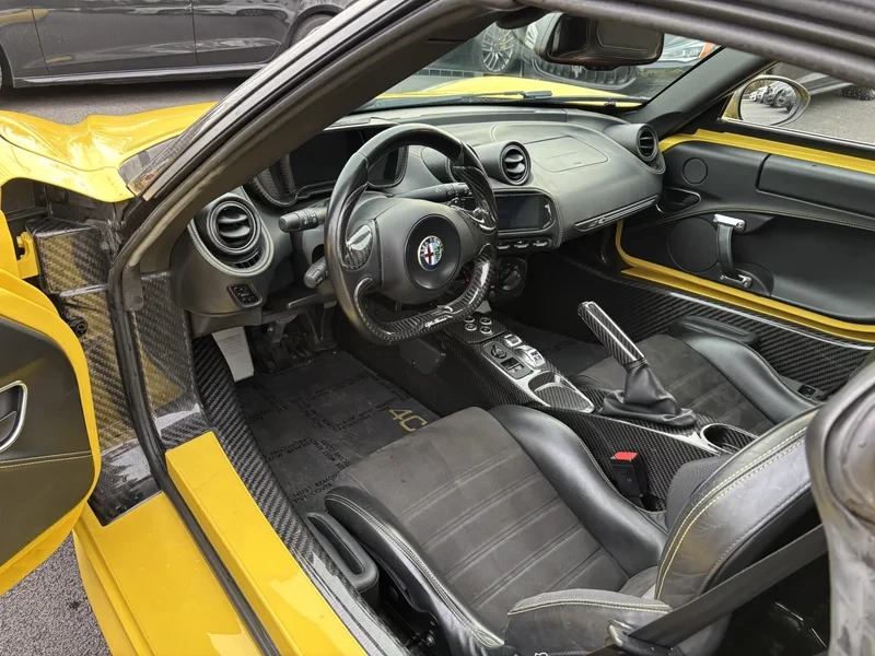 2016 Alfa Romeo 4C - Image 7 of 10