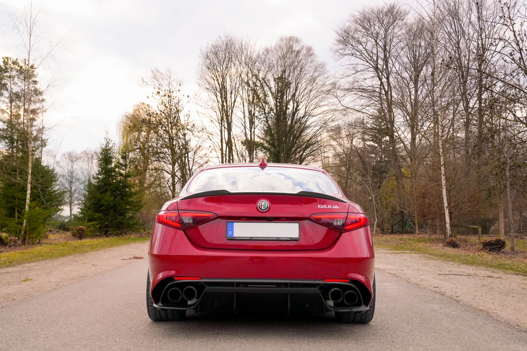 2016 Alfa Romeo Giulia Quadrifoglio - Image 4 of 31