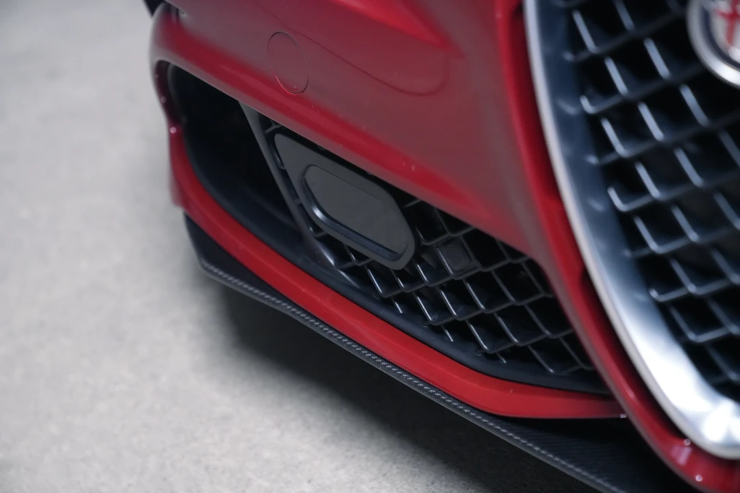 2016 Alfa Romeo Giulia Quadrifoglio - Image 17 of 31