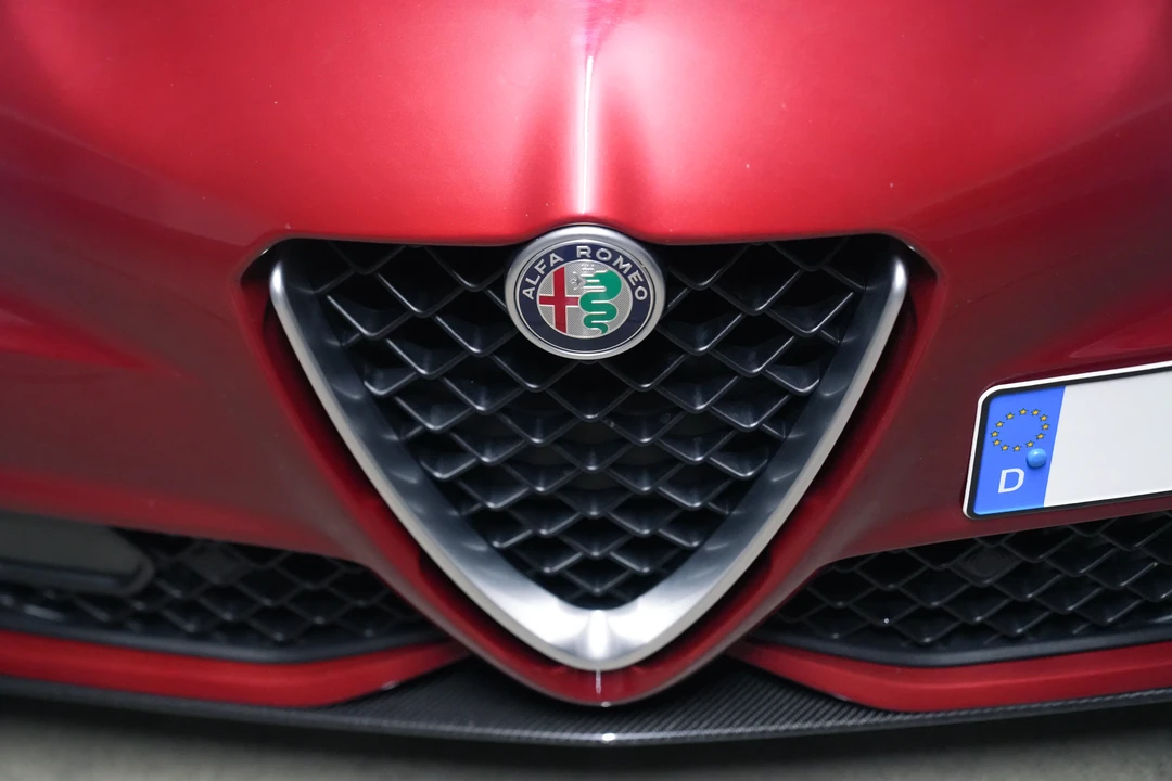 2016 Alfa Romeo Giulia Quadrifoglio - Image 18 of 31