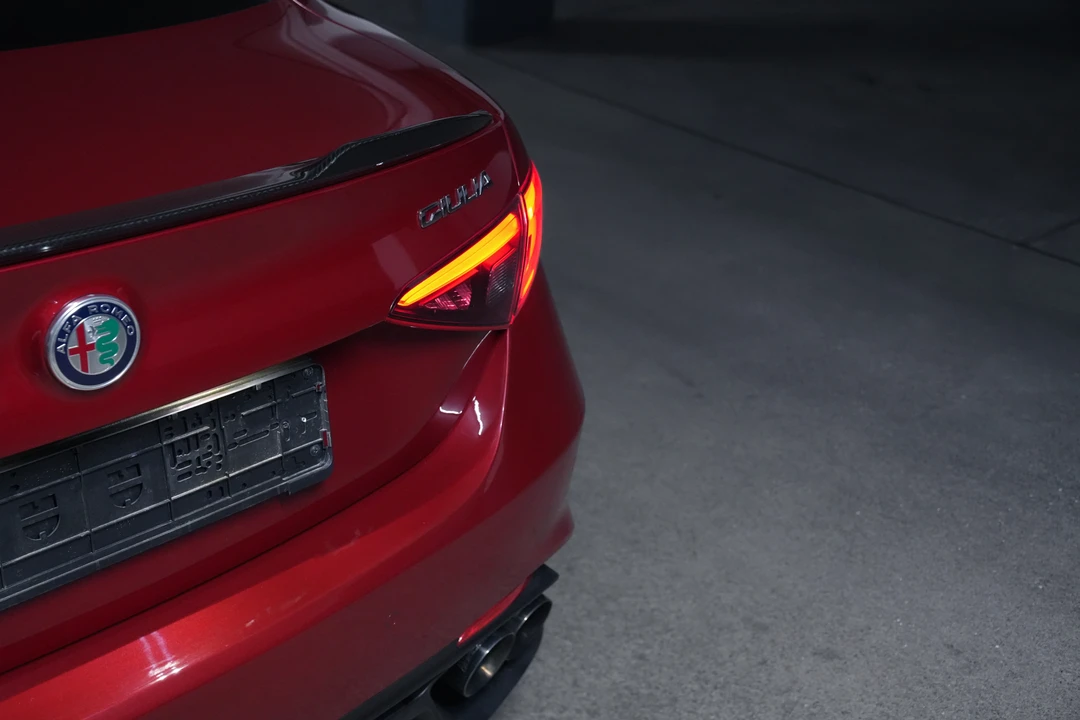 2016 Alfa Romeo Giulia Quadrifoglio - Image 26 of 31