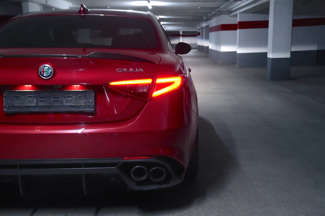 2016 Alfa Romeo Giulia Quadrifoglio - Image 27 of 31