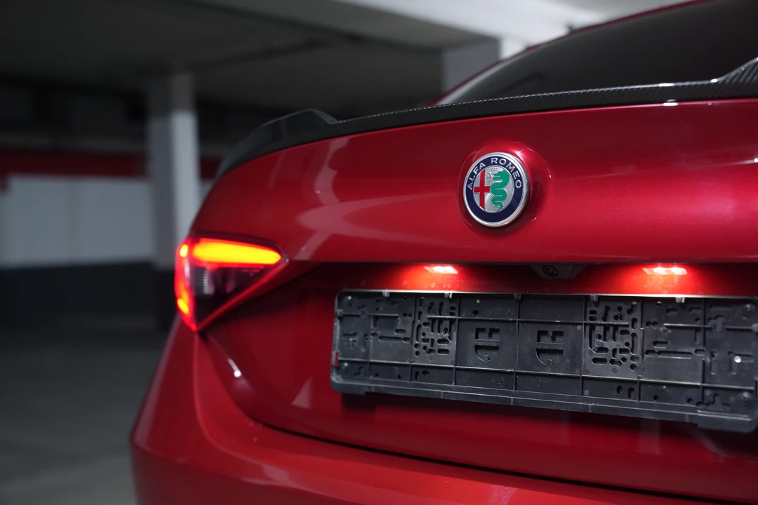 2016 Alfa Romeo Giulia Quadrifoglio - Image 29 of 31