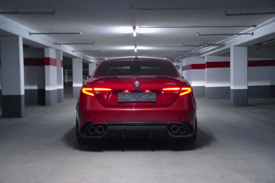 2016 Alfa Romeo Giulia Quadrifoglio - Image 14 of 31