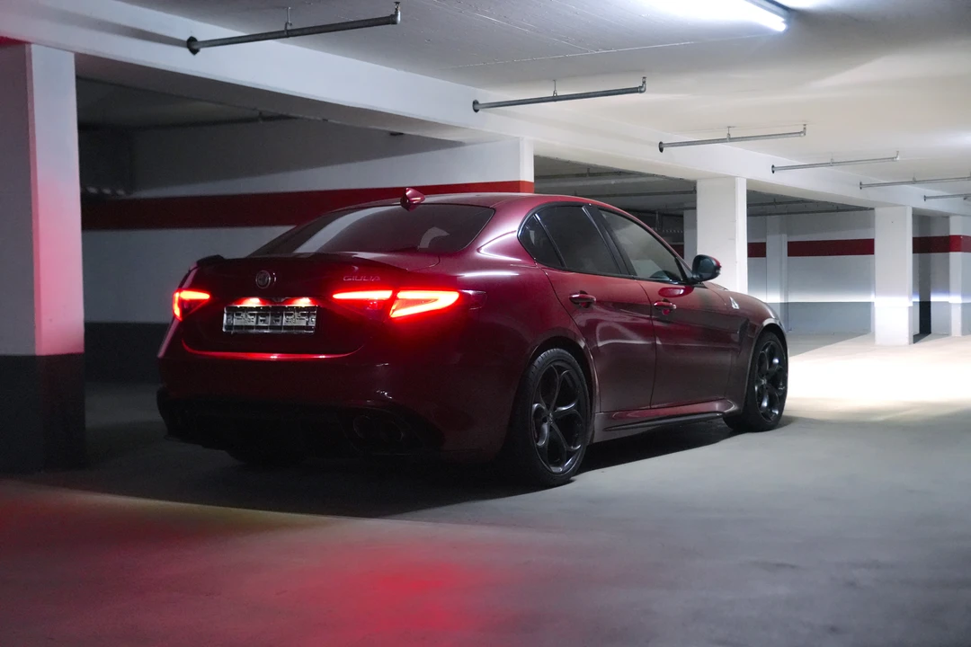 2016 Alfa Romeo Giulia Quadrifoglio - Image 15 of 31