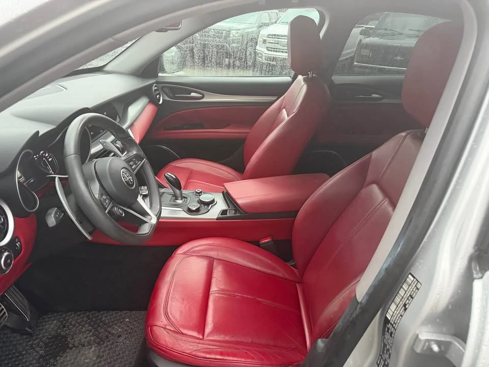 2016 Alfa Romeo Stelvio - Image 9 of 14