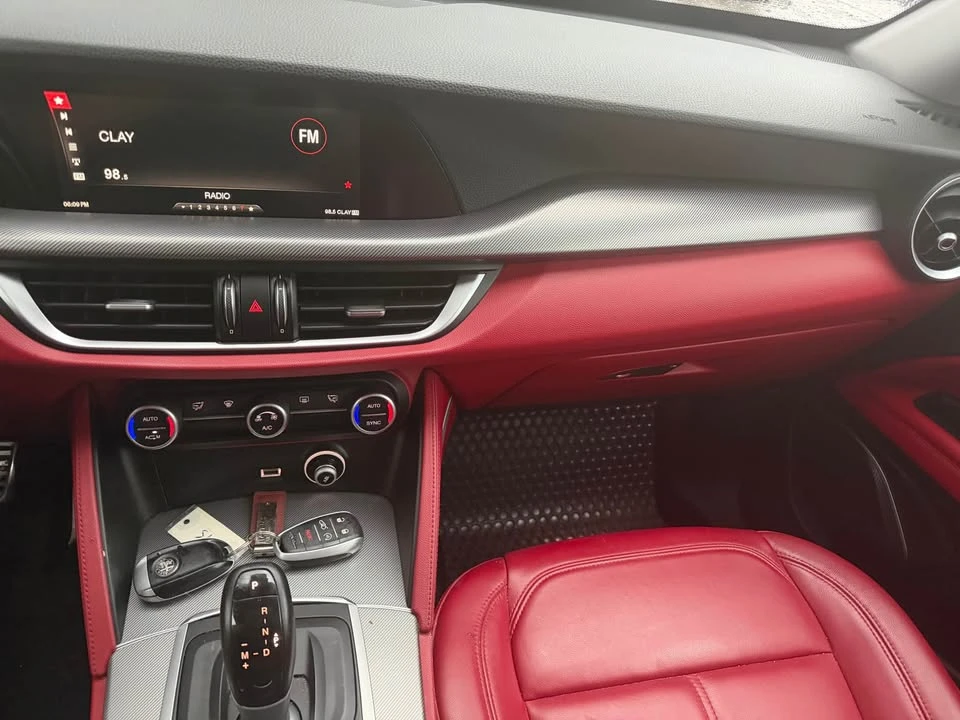 2016 Alfa Romeo Stelvio - Image 13 of 14