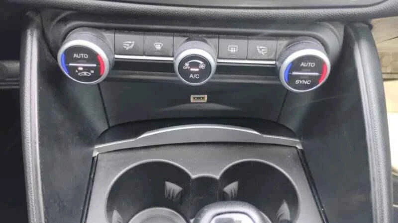 2016 Alfa Romeo Giulia - Image 20 of 20