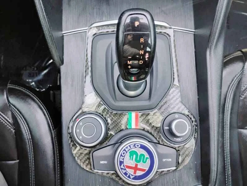 2016 Alfa Romeo Giulia - Image 15 of 20