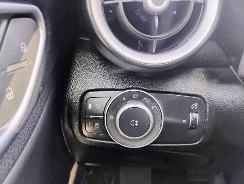 2016 Alfa Romeo Giulia - Image 14 of 20