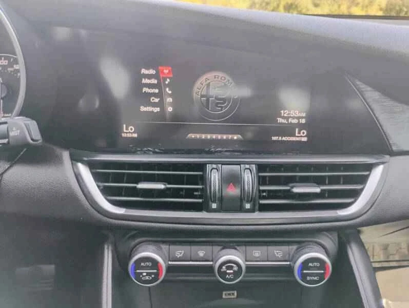 2016 Alfa Romeo Giulia - Image 18 of 20