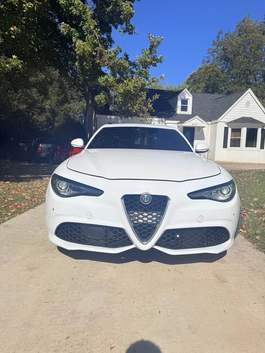 2016 Alfa Romeo Giulia - Image 2 of 18