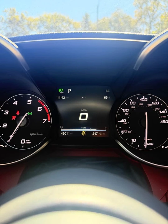 2016 Alfa Romeo Giulia - Image 12 of 18