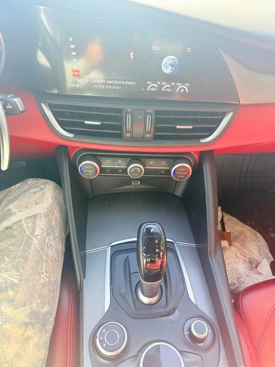 2016 Alfa Romeo Giulia - Image 14 of 18
