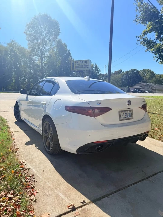 2016 Alfa Romeo Giulia - Image 5 of 18