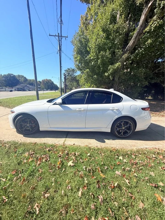 2016 Alfa Romeo Giulia - Image 4 of 18