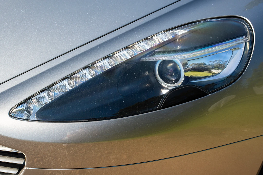2016 Aston Martin DB9 - Image 16 of 31