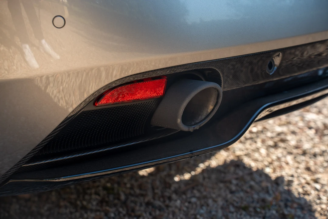2016 Aston Martin DB9 - Image 27 of 31
