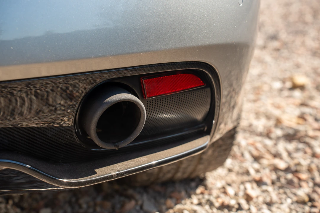 2016 Aston Martin DB9 - Image 28 of 31