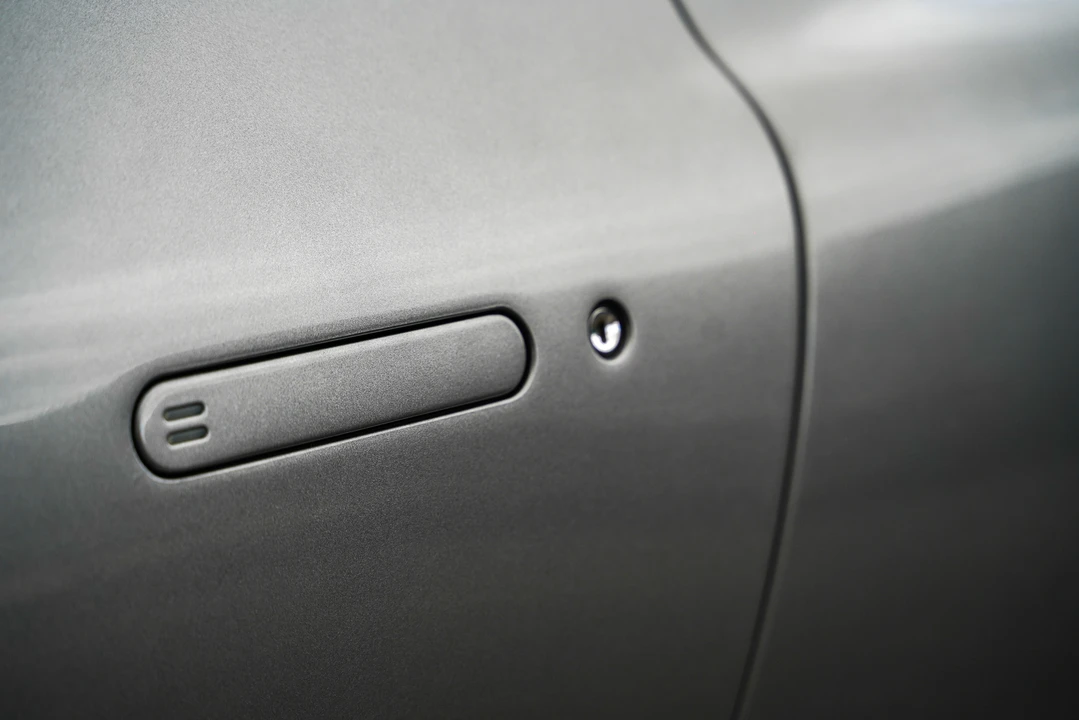 2016 Aston Martin DB9 - Image 23 of 31