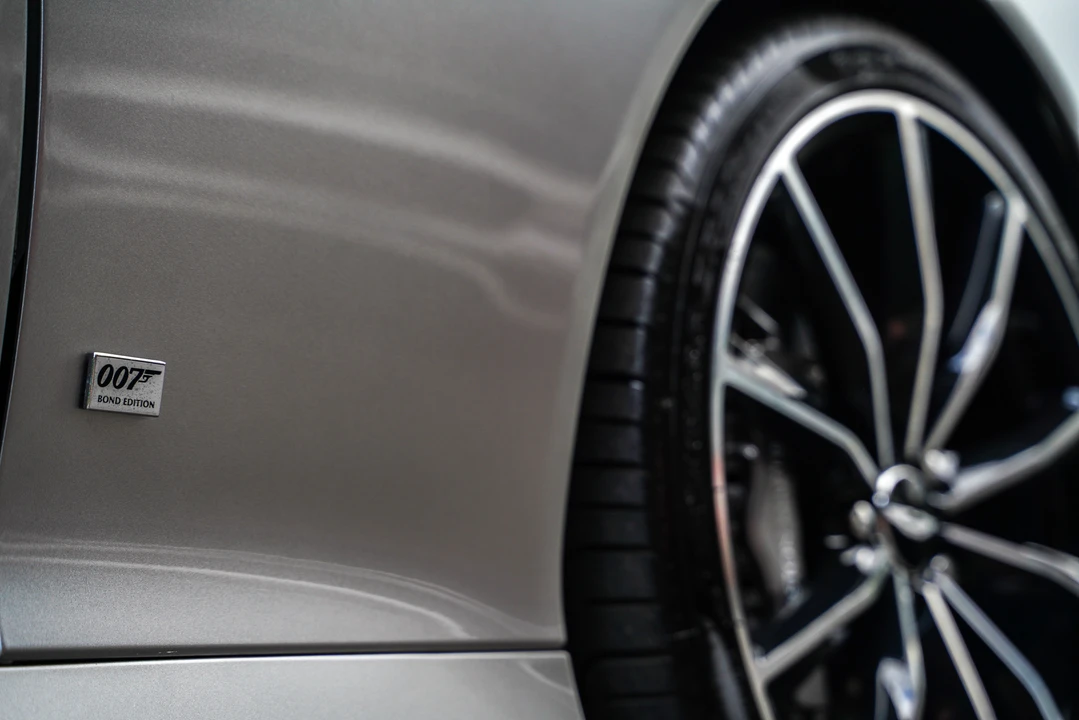 2016 Aston Martin DB9 - Image 31 of 31