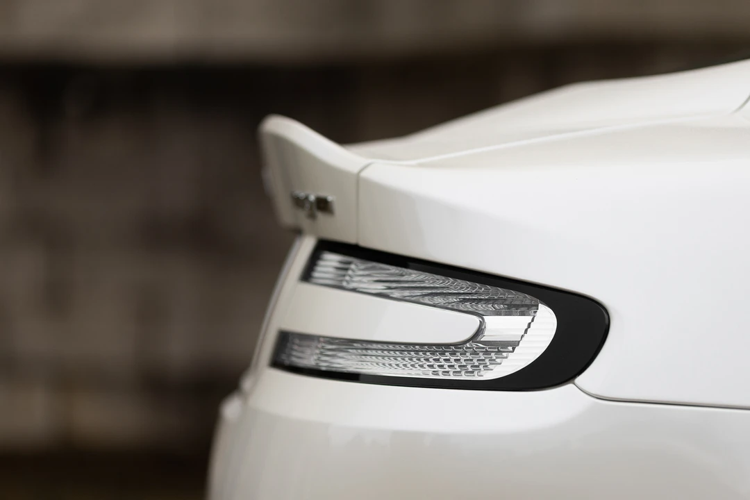 2016 Aston Martin DB9 - Image 13 of 31