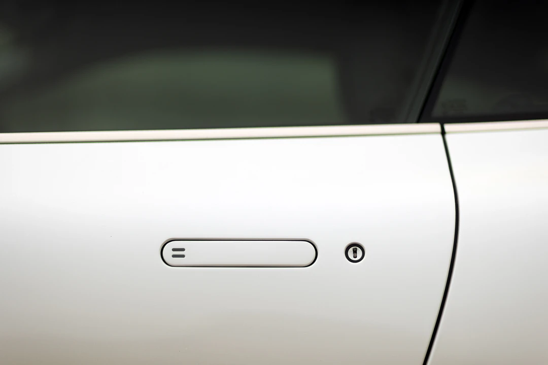 2016 Aston Martin DB9 - Image 26 of 31