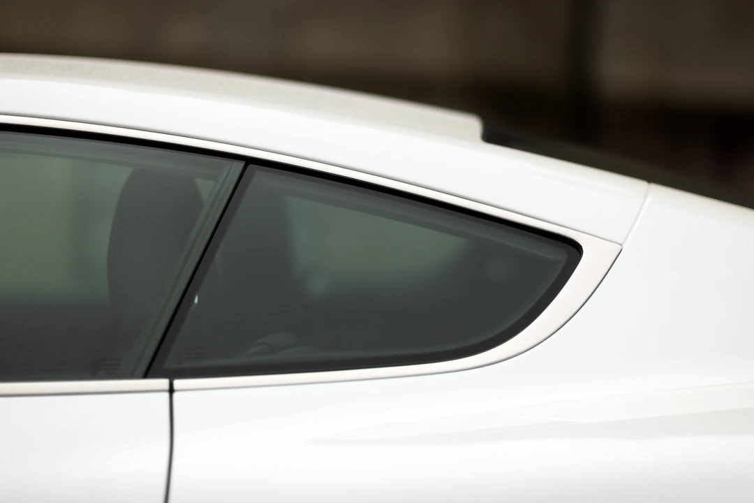 2016 Aston Martin DB9 - Image 28 of 31