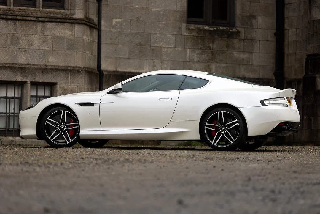 2016 Aston Martin DB9 - Image 8 of 31