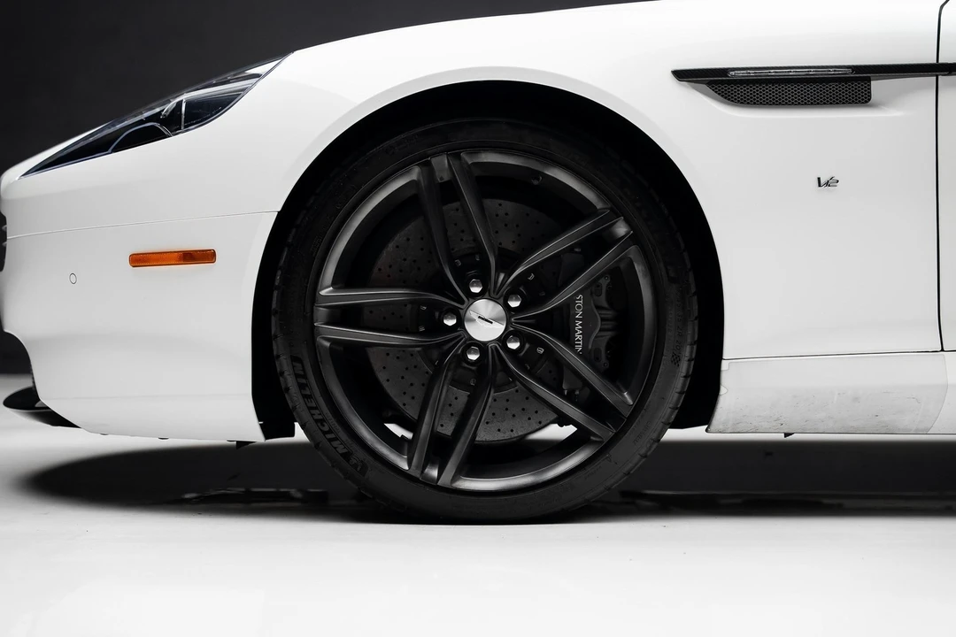2016 Aston Martin DB9 - Image 19 of 21