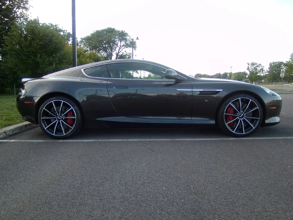 2016 Aston Martin DB9 - Image 13 of 31