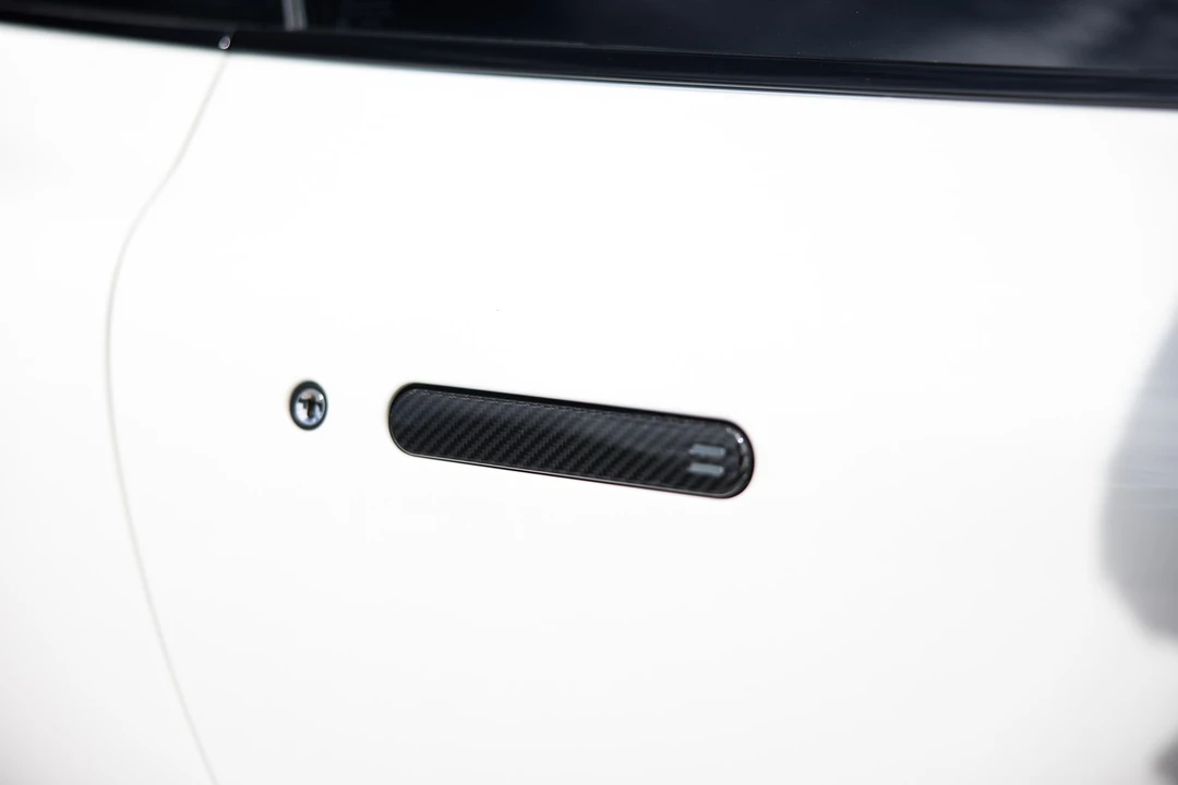 2016 Aston Martin DB9 - Image 18 of 31