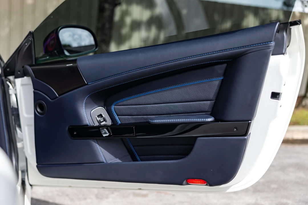 2016 Aston Martin DB9 - Image 26 of 31