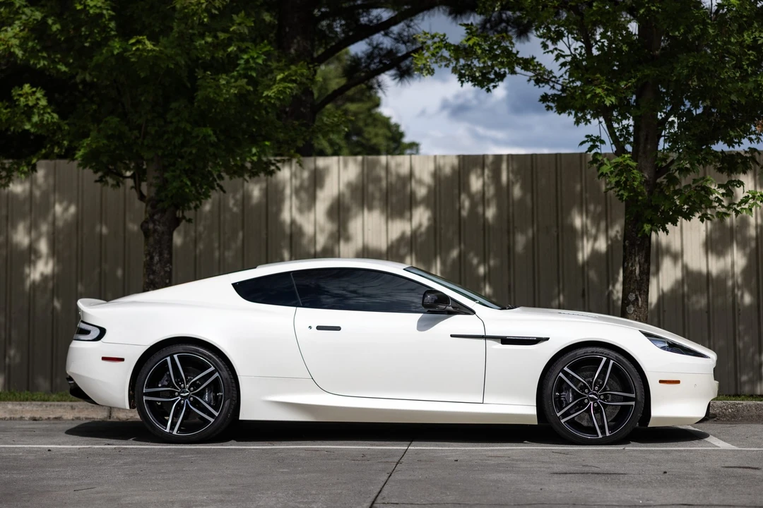 2016 Aston Martin DB9 - Image 14 of 31