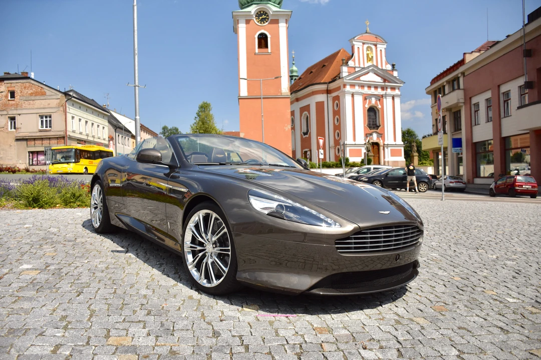 2017 Aston Martin DB9 - Image 26 of 31