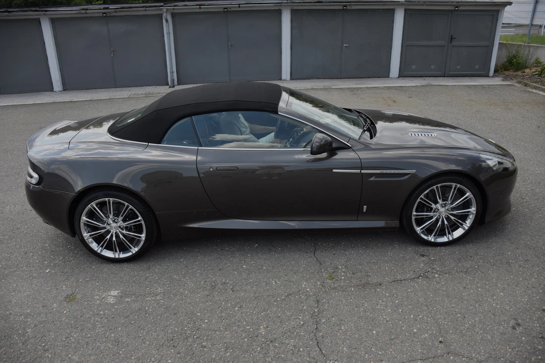 2017 Aston Martin DB9 - Image 18 of 31