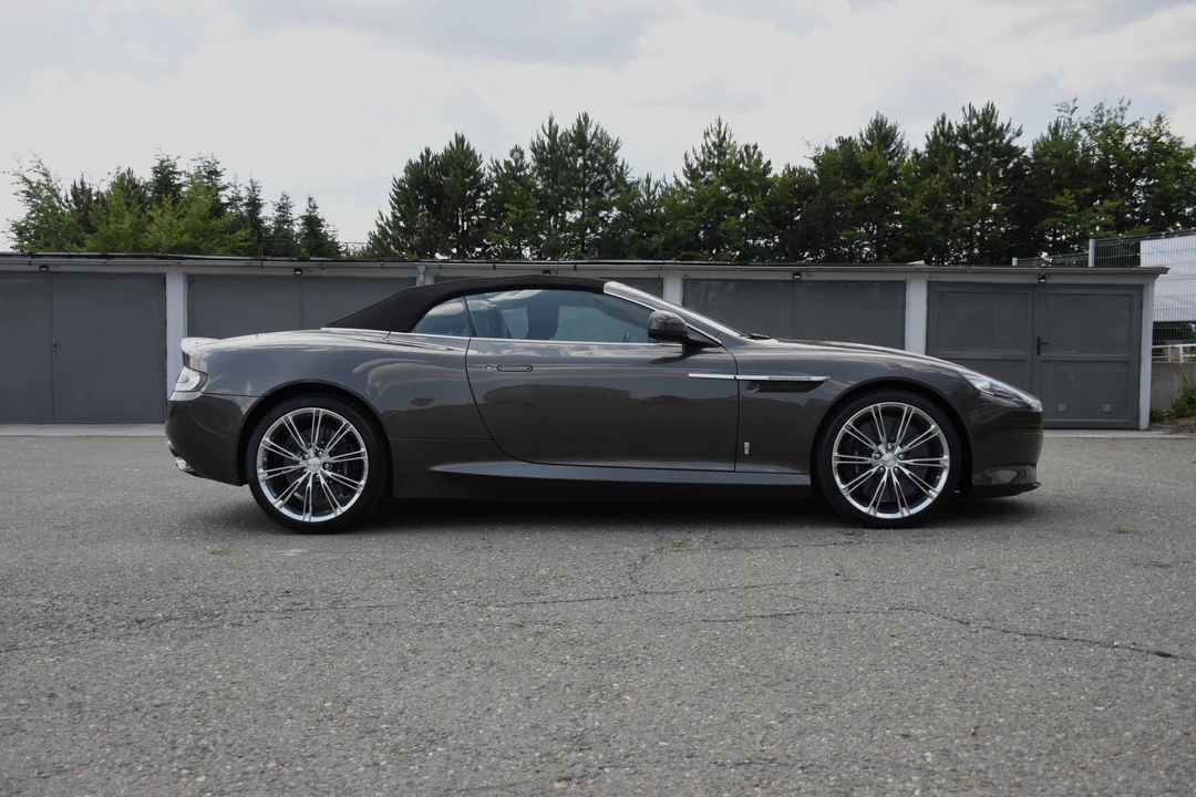 2017 Aston Martin DB9 - Image 9 of 31