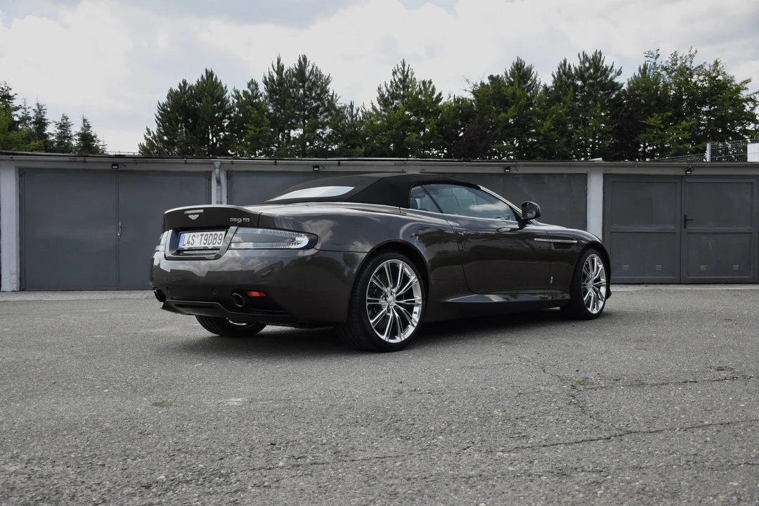 2017 Aston Martin DB9 - Image 7 of 31