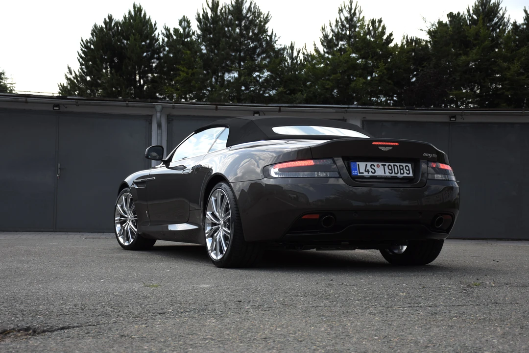 2017 Aston Martin DB9 - Image 5 of 31