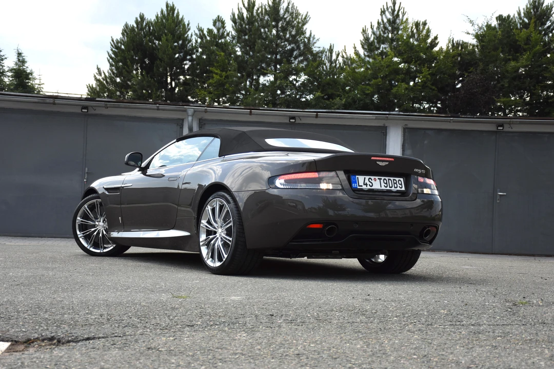 2017 Aston Martin DB9 - Image 15 of 31