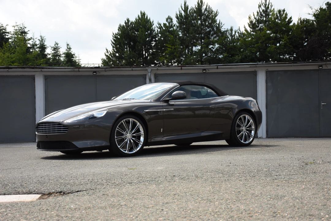 2017 Aston Martin DB9 - Image 22 of 31