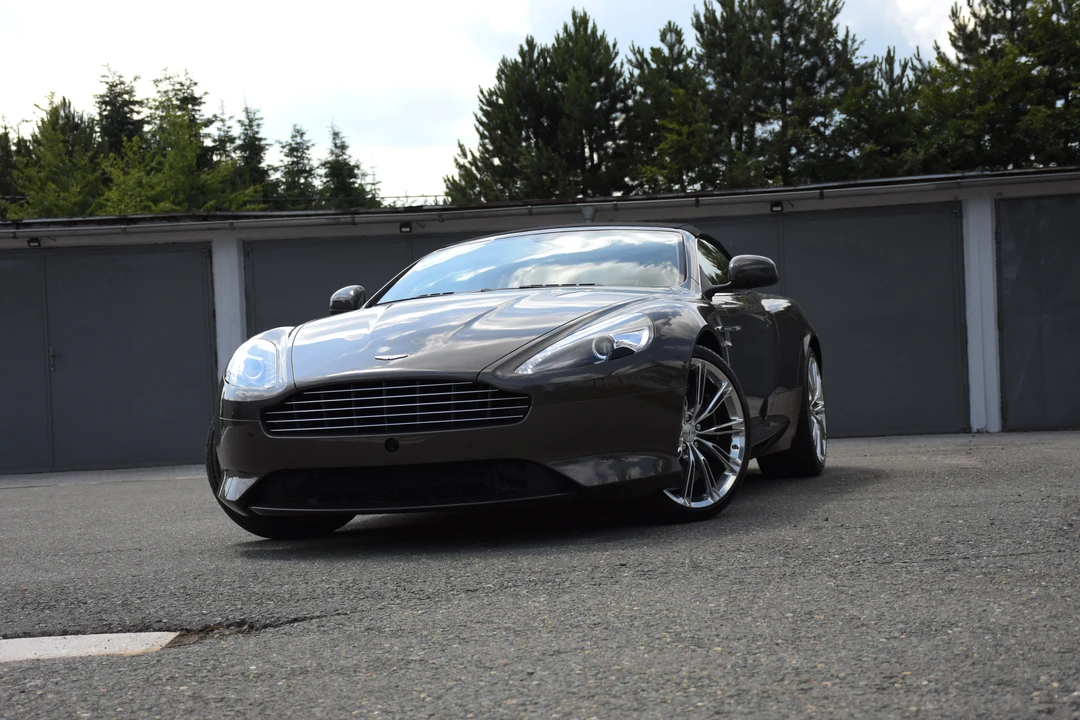 2017 Aston Martin DB9 - Image 21 of 31