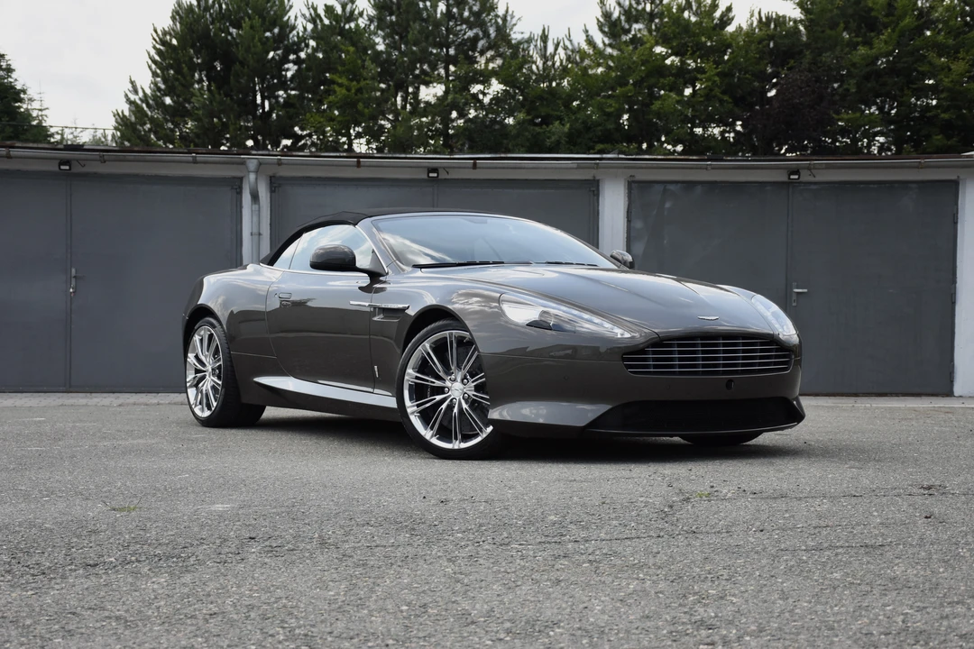 2017 Aston Martin DB9 - Image 10 of 31