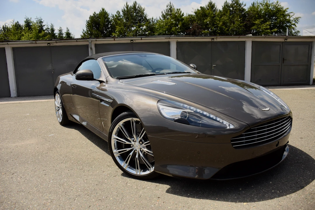 2017 Aston Martin DB9 - Image 28 of 31