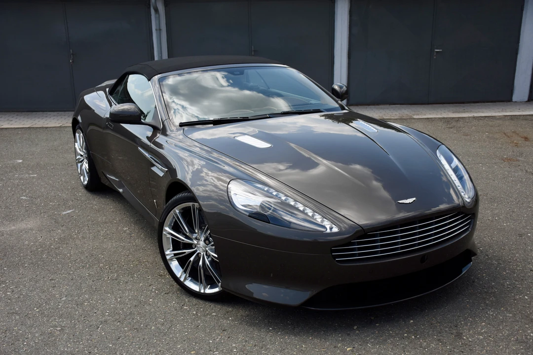 2017 Aston Martin DB9 - Image 23 of 31