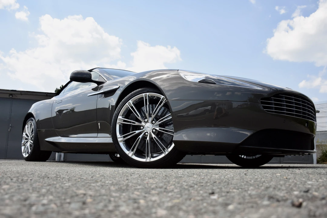 2017 Aston Martin DB9 - Image 24 of 31