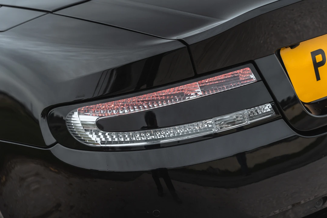 2016 Aston Martin DB9 - Image 25 of 31