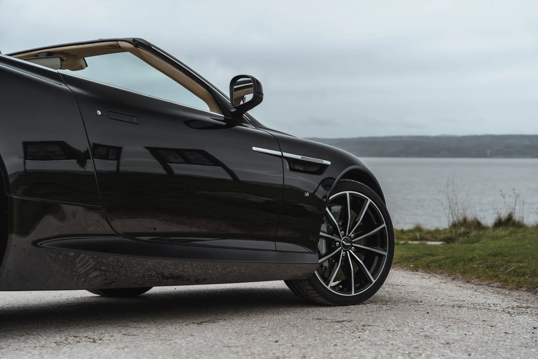 2016 Aston Martin DB9 - Image 30 of 31